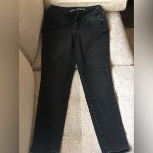 Universal Thread Black Jeans. Like new. Size 4